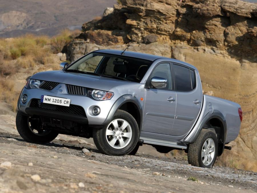  Mitsubishi L200 Double Cab 2006 года  (фото 1 из 10)